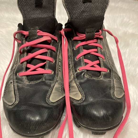 🔴-  Under Armour womens cletted shoes - Picture 2 of 13